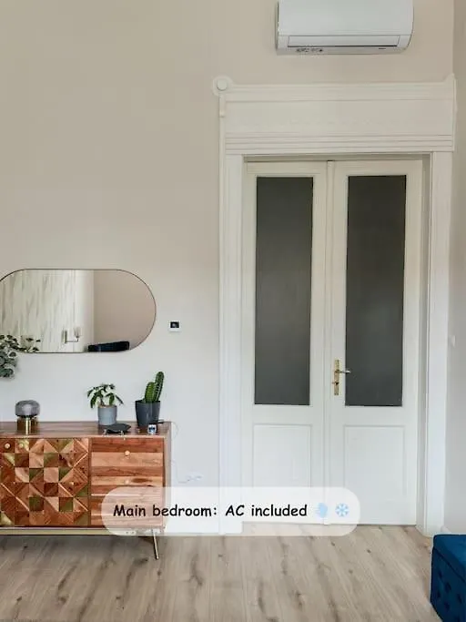 Stylish Parisian 3Br In Central Budapest, Sleeps 9 0*, Budapest