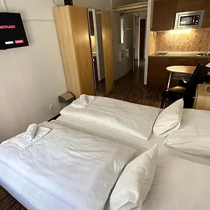 Apartmán H1, Budapešť