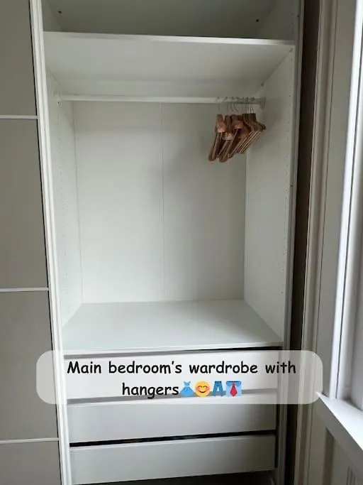 Stylish Parisian 3Br In Central Budapest, Sleeps 9 0*, Budapest Hungría