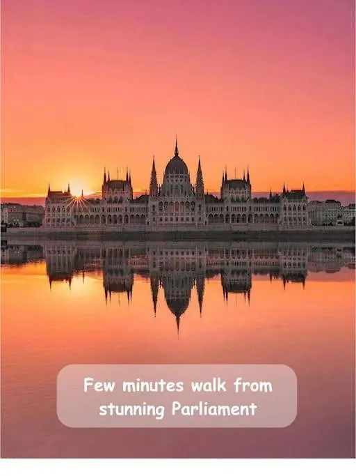 Apartamento Stylish Parisian 3Br In Central Budapest, Sleeps 9